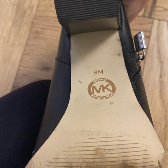 MICHAEL KORS Black leather booties - Picture 2 of 5